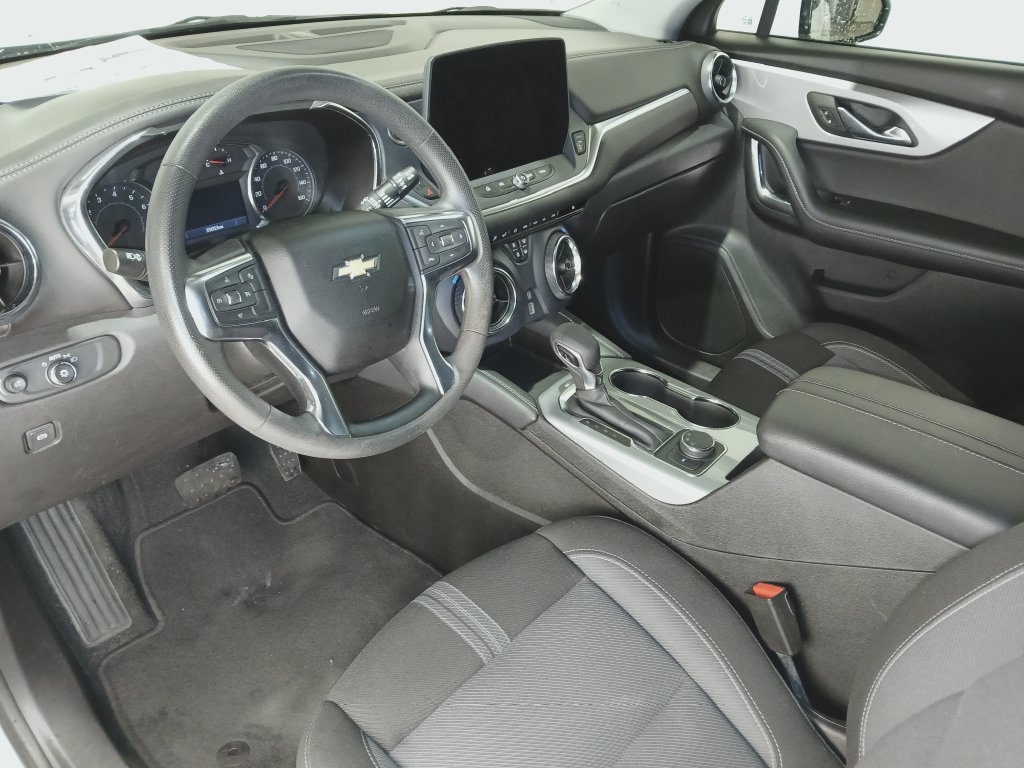Used 2025 Chevrolet Blazer LT FWD image 15