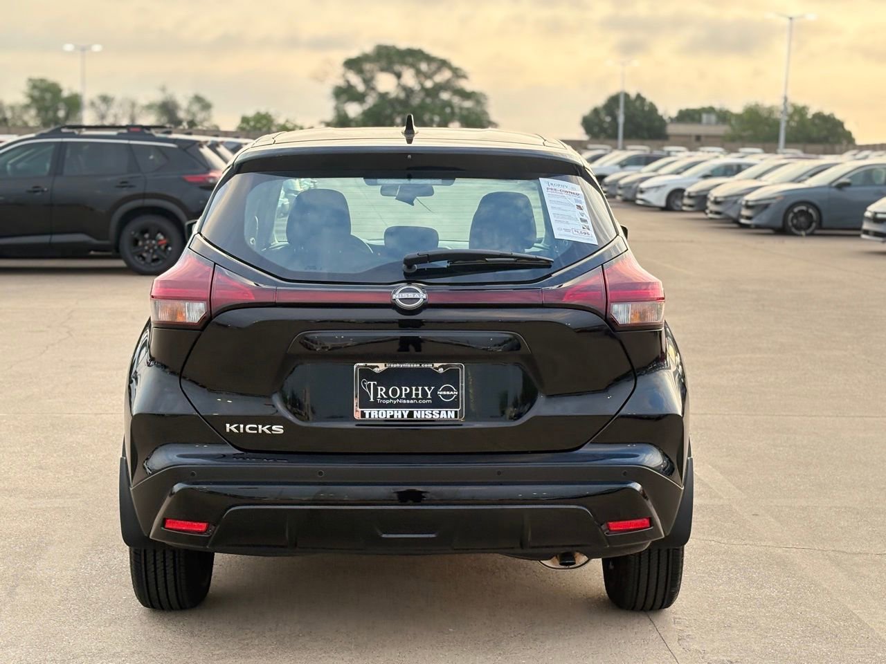 Certified 2025 Nissan Kicks Play S FWD image 8