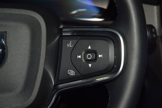 Used 2025 Volvo XC40 B5 Plus image 37