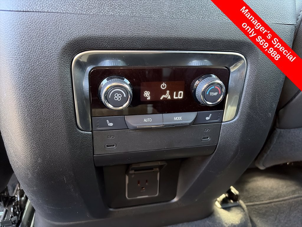 Used 2025 Chevrolet Suburban Premier AWD/4WD image 11