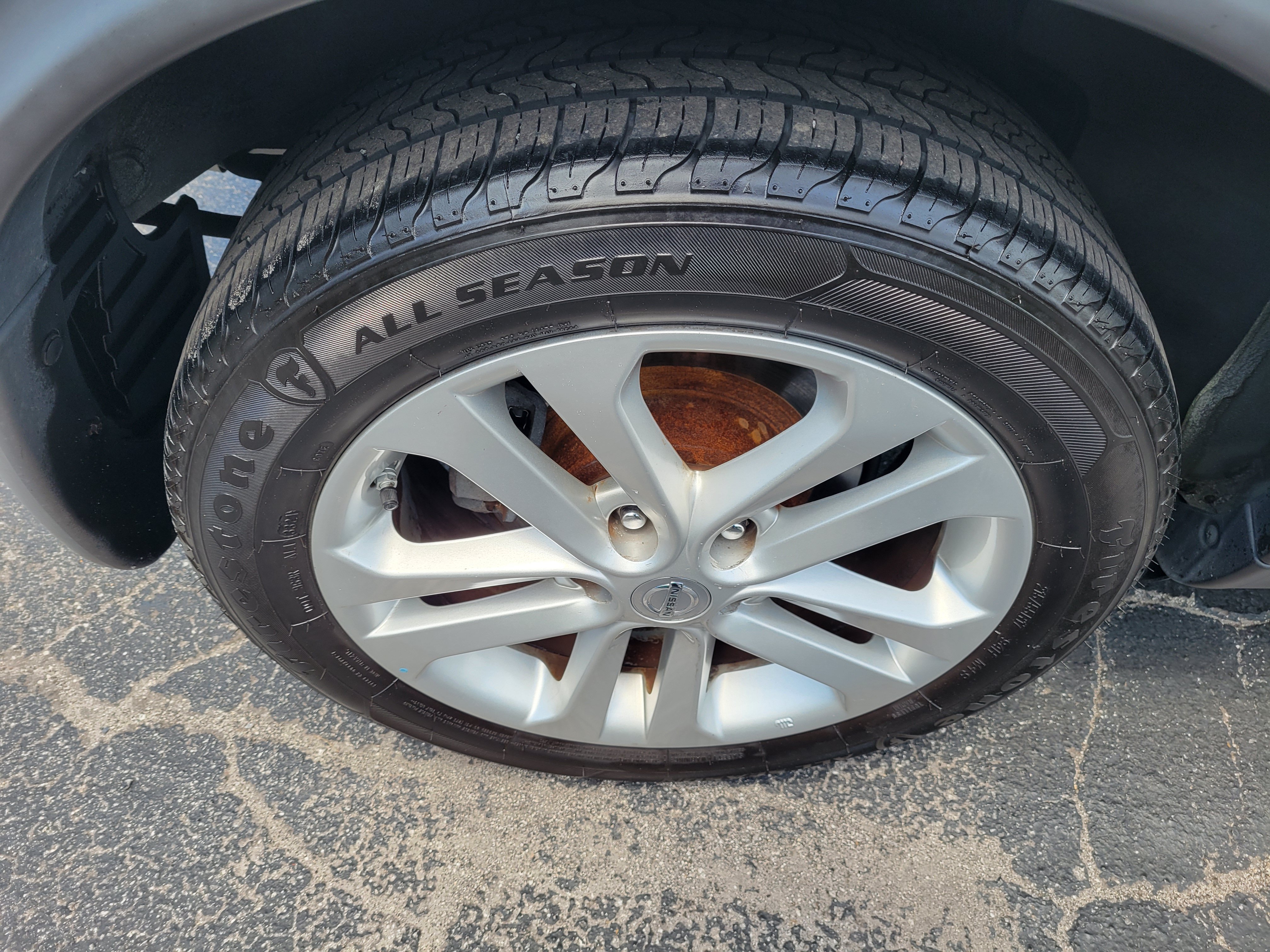 Used 2012 Nissan Juke SV w/ Chrome Pkg FWD image 32