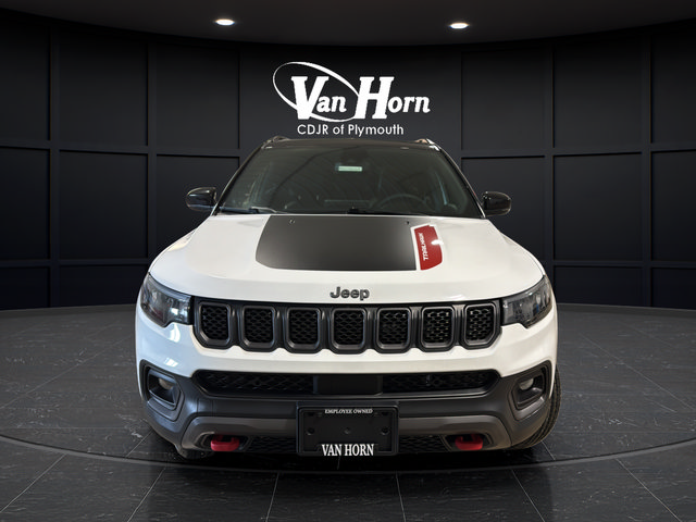 Used 2023 Jeep Compass Trailhawk w/ Sun and Sound Group AWD/4WD image 2