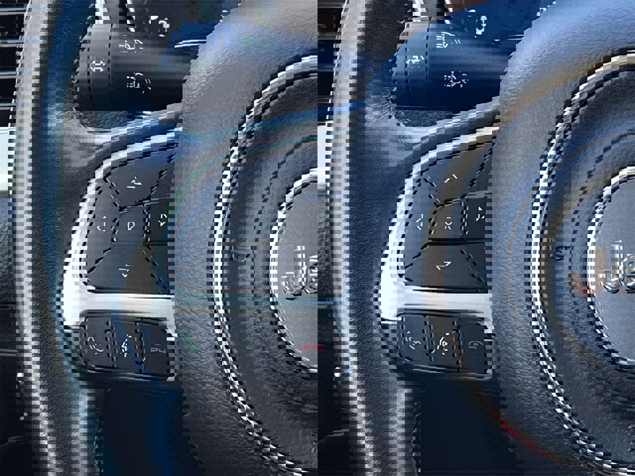 Used 2020 Jeep Compass Latitude w/ Cold Weather Group image 12