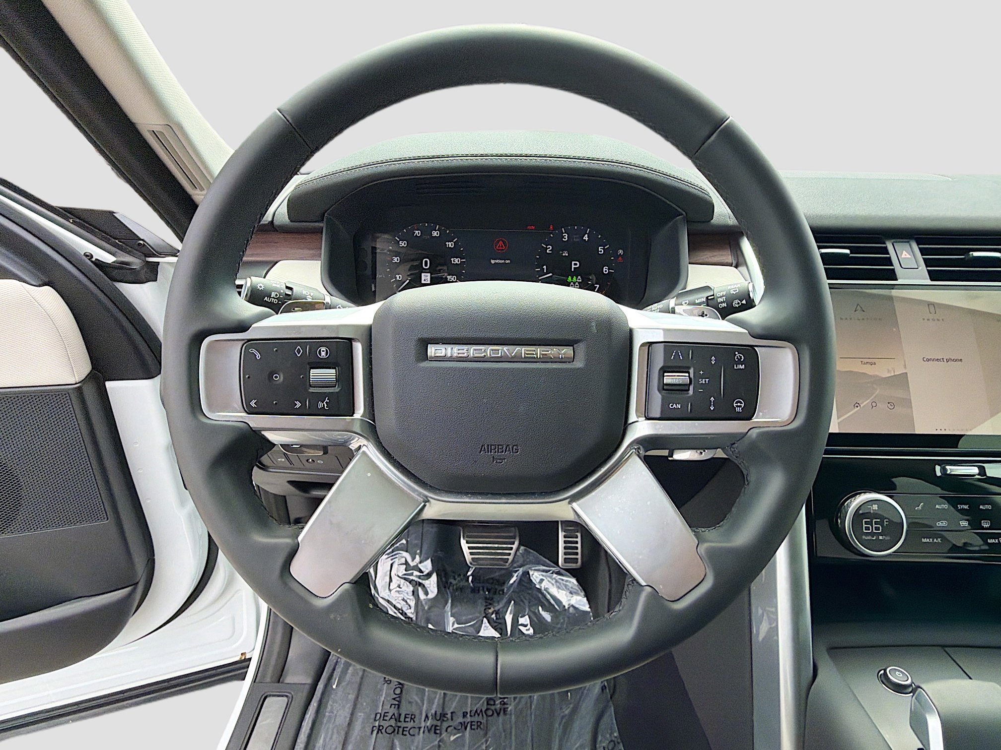 Used 2025 Land Rover Discovery Dynamic SE AWD/4WD image 38