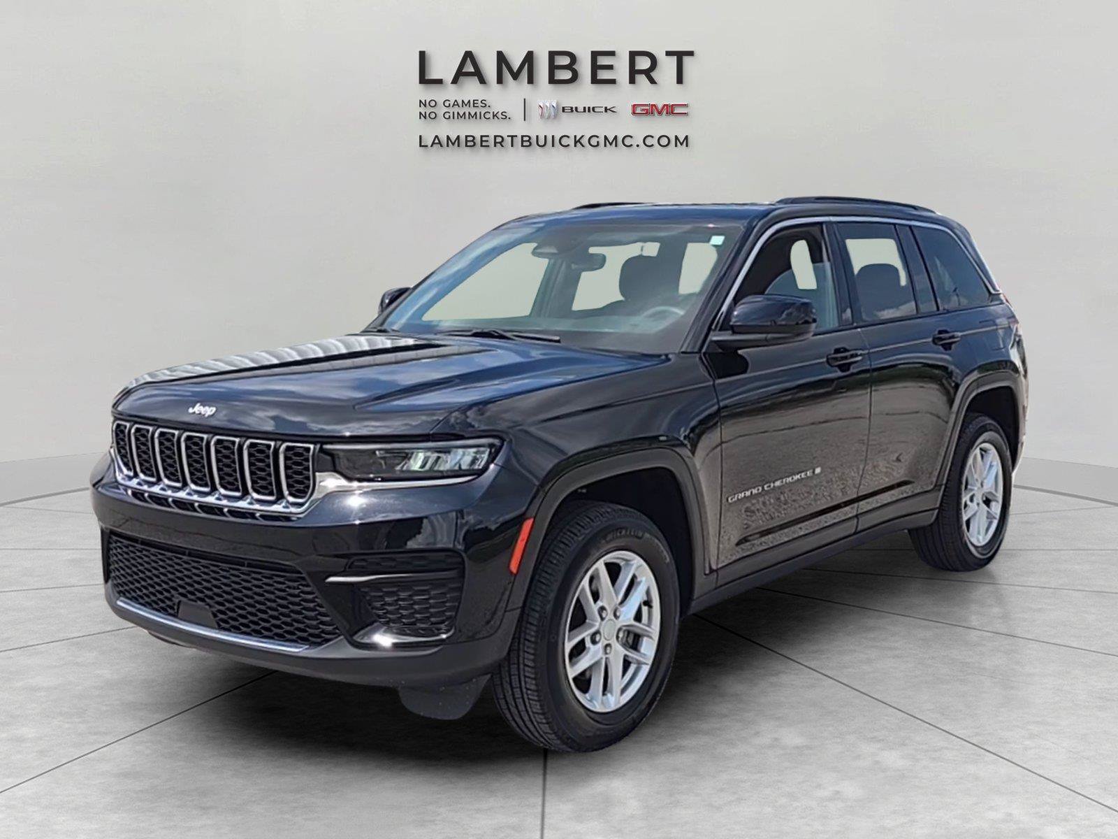 Used 2024 Jeep Grand Cherokee Laredo X AWD/4WD image 1