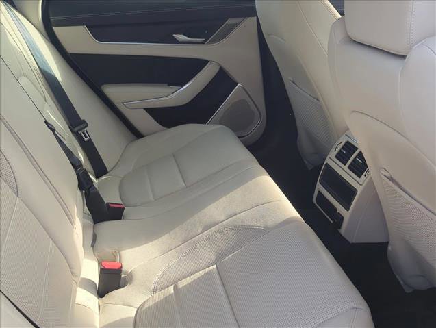 Used 2021 Jaguar XF R-Dynamic SE image 25