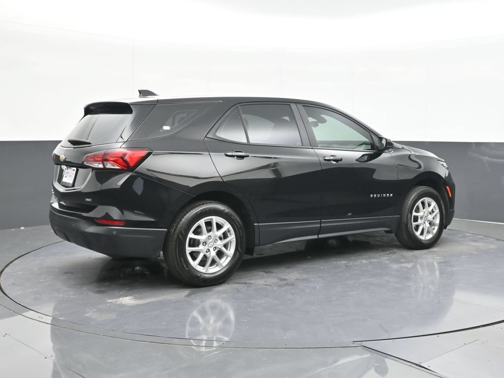 Used 2024 Chevrolet Equinox LS AWD/4WD image 10