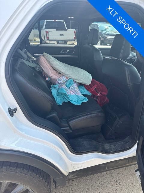 Used 2019 Ford Explorer XLT w/ XLT Sport Appearance Package AWD/4WD image 7