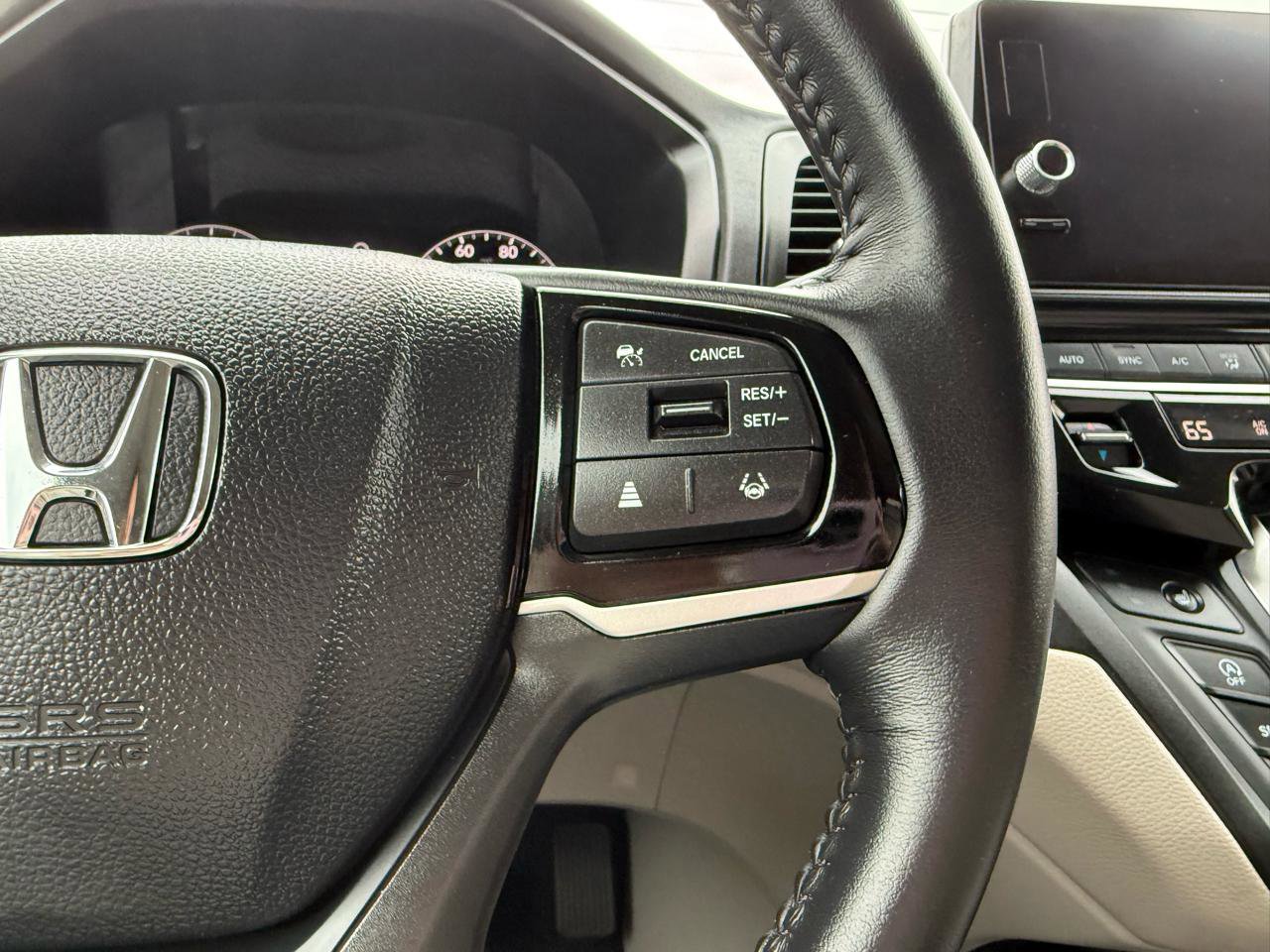 Used 2025 Honda Odyssey EX-L image 31