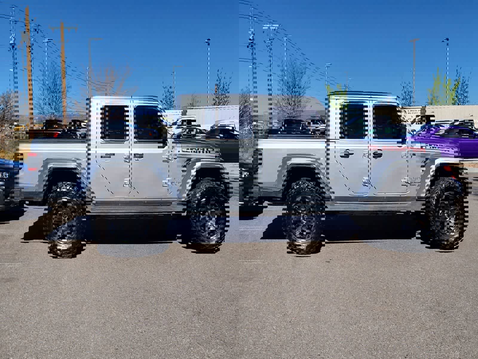 Used 2020 Jeep Gladiator Overland image 4