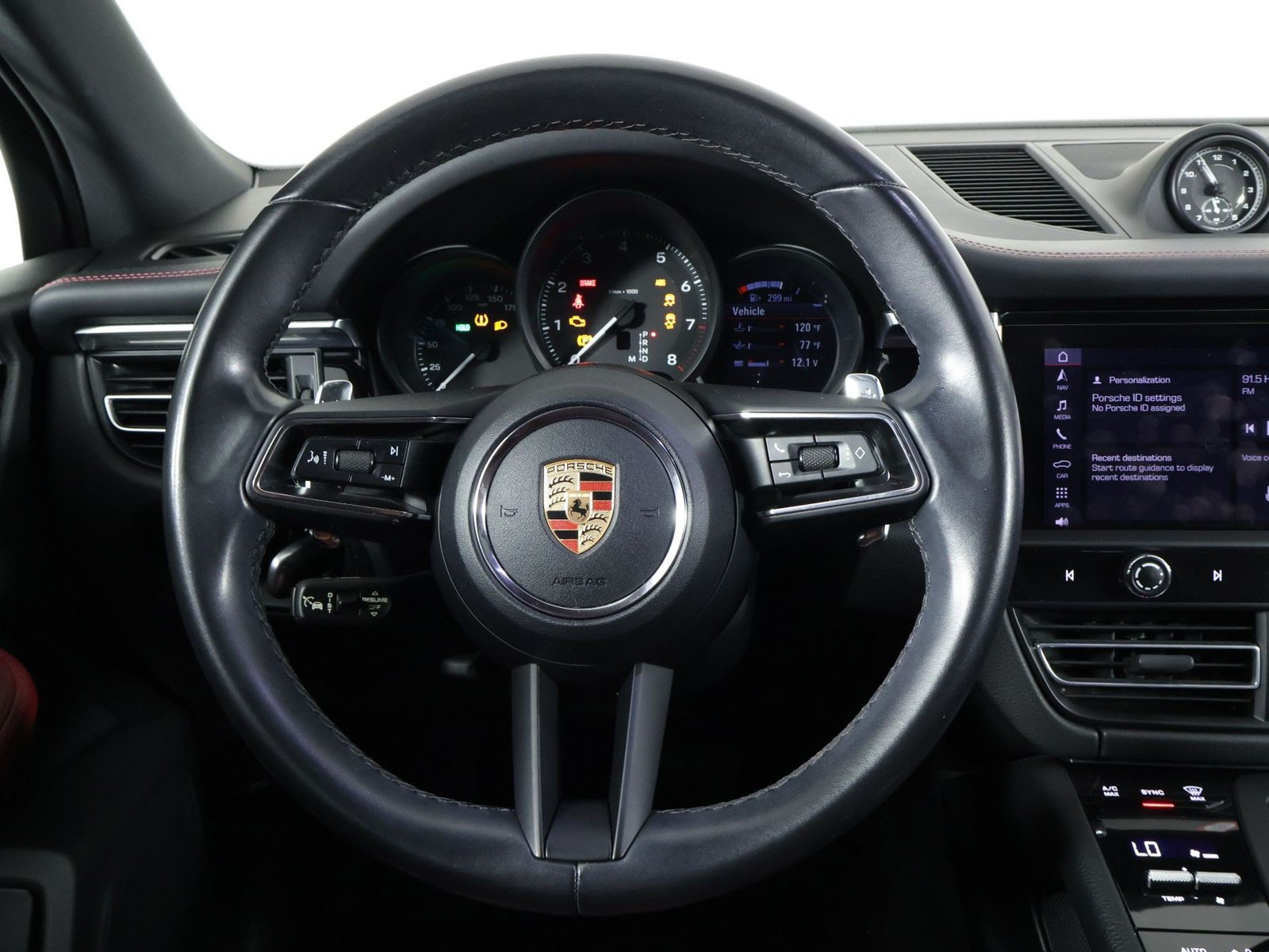 Certified 2023 Porsche Macan AWD/4WD image 12