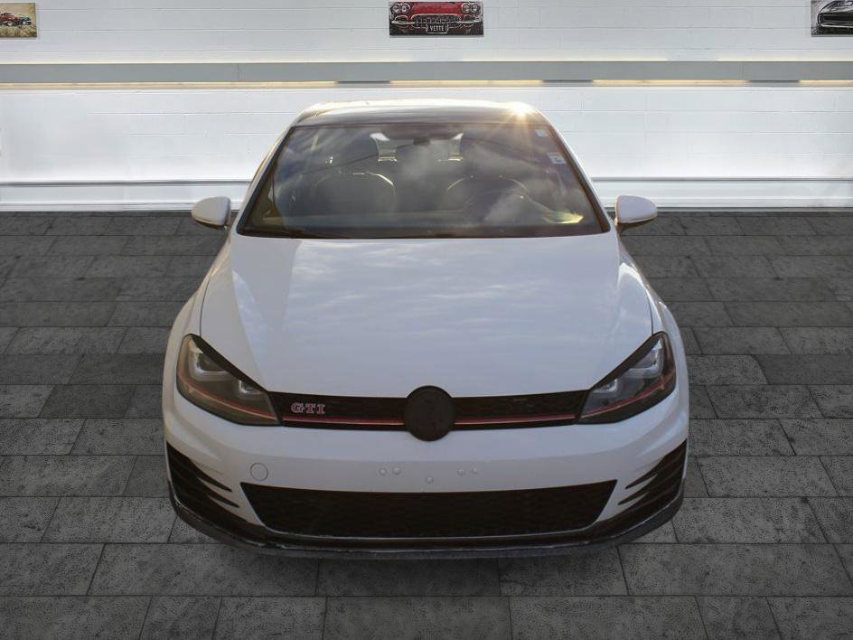 Used 2017 Volkswagen GTI SE FWD image 2