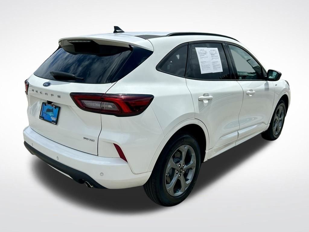Used 2023 Ford Escape ST-Line w/ Tech Pack #1 AWD/4WD image 5