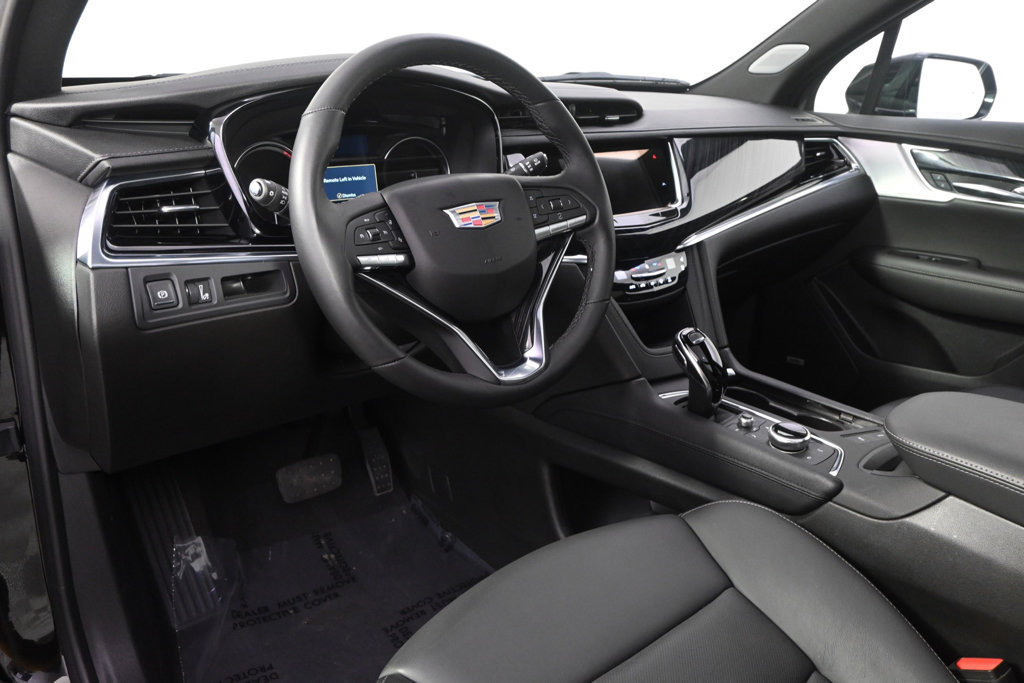 Used 2025 Cadillac XT6 Premium Luxury w/ LPO, Floor Liner Package AWD/4WD image 11