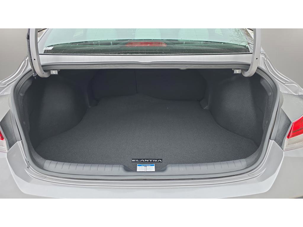 New 2026 Hyundai Elantra Limited image 29