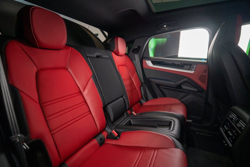 New 2025 Porsche Cayenne Coupe image 18