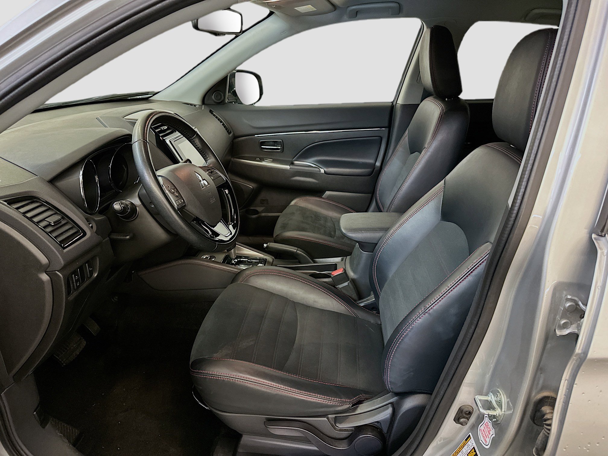 Used 2024 Mitsubishi Outlander Sport SE image 13