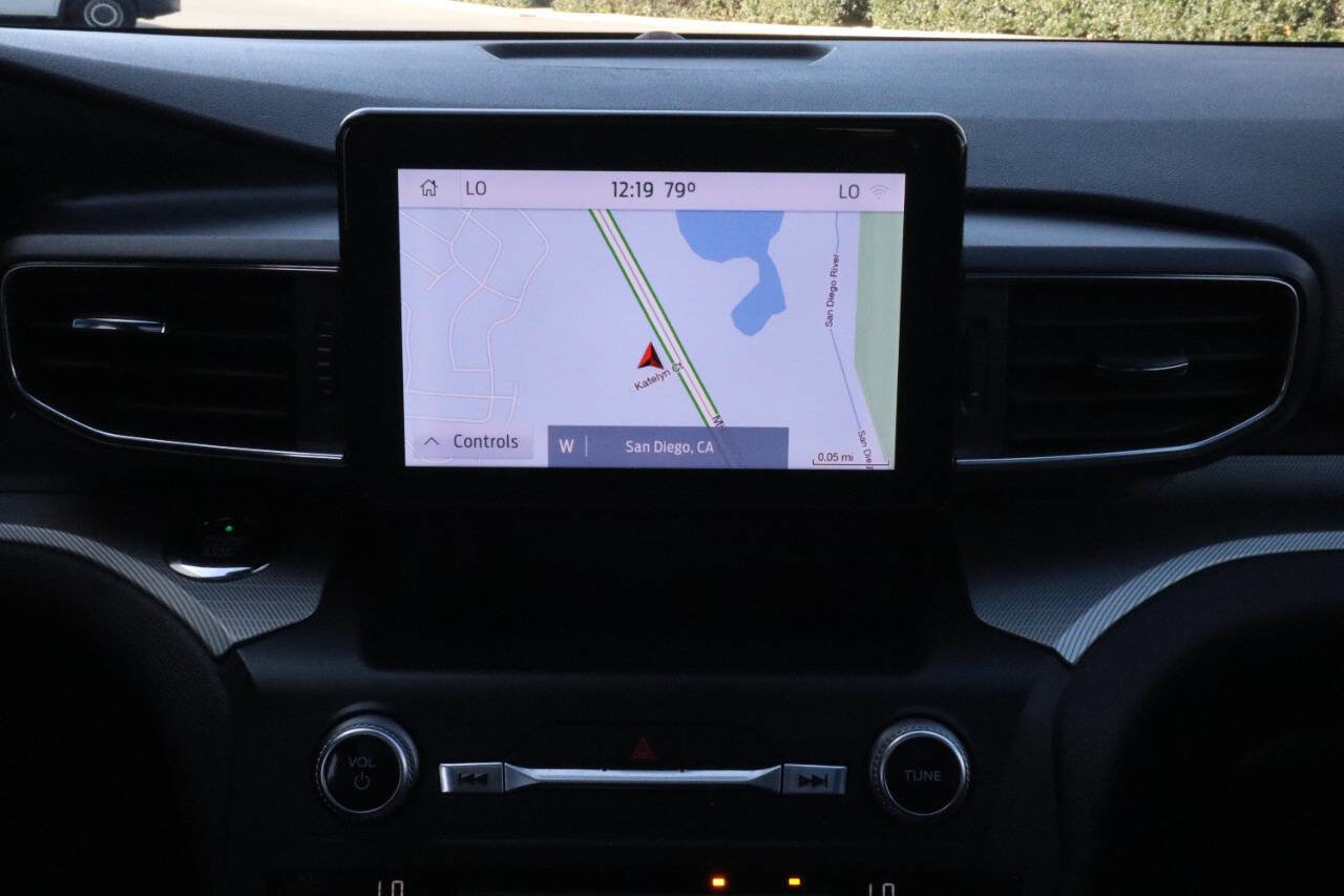 Used 2020 Ford Explorer XLT image 4