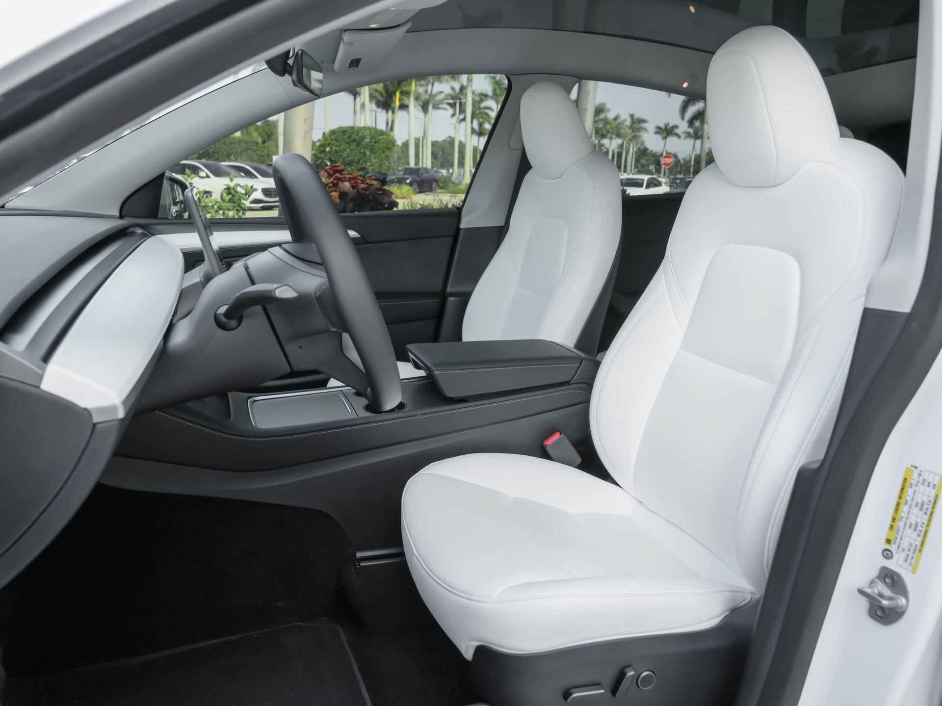 Used 2024 Tesla Model Y Long Range RWD image 16
