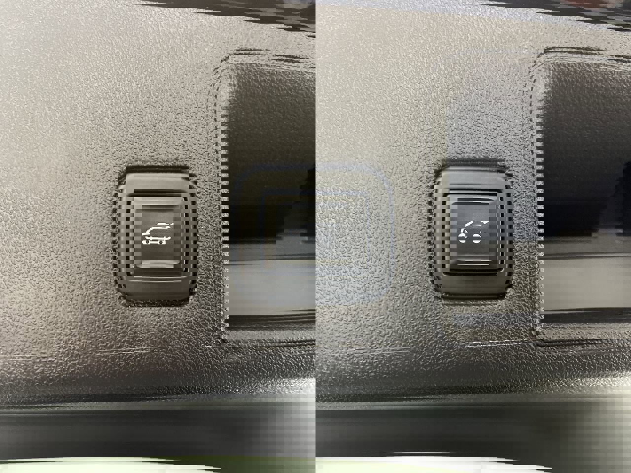 Used 2021 GMC Terrain SLE w/ Driver Convenience Package image 31