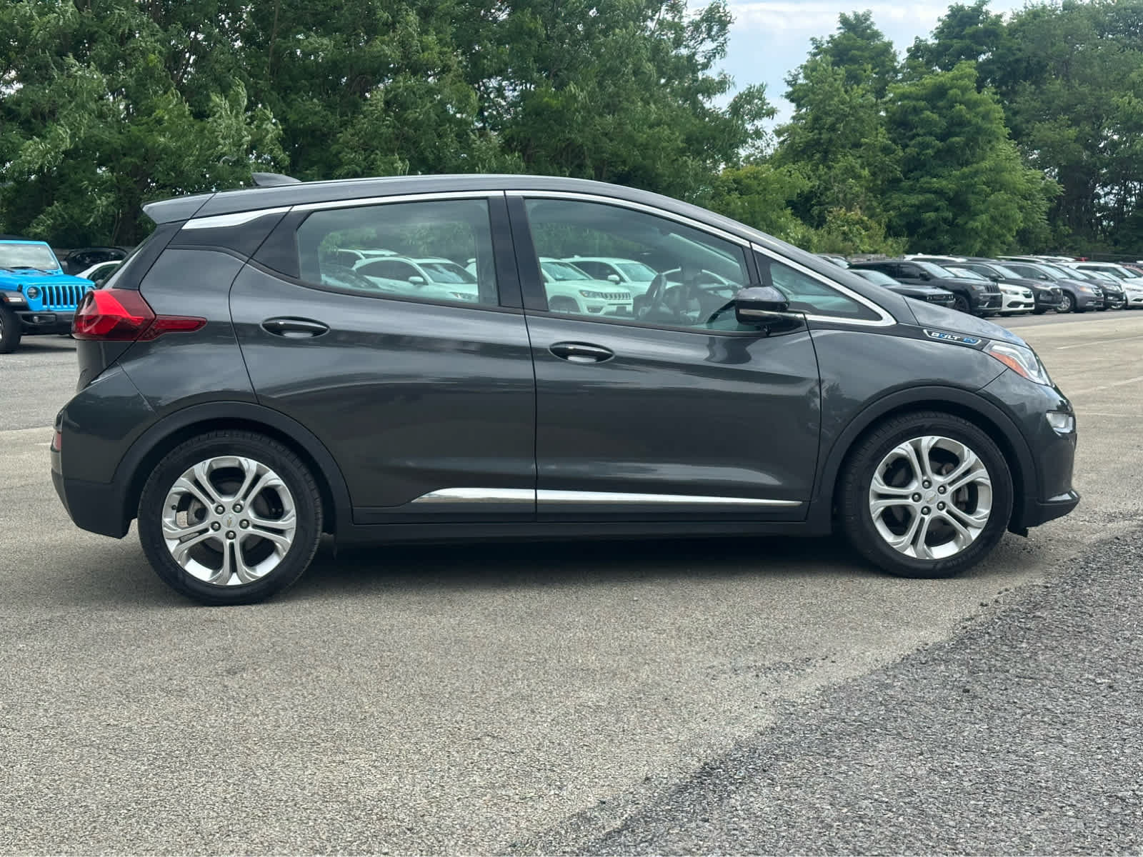 Used 2017 Chevrolet Bolt LT FWD image 8