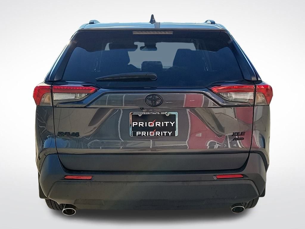 Used 2023 Toyota RAV4 XLE image 4