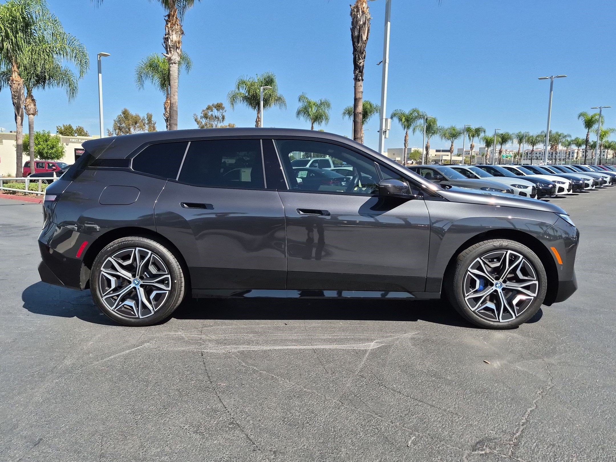 Certified 2025 BMW iX xDrive50 w/ Premium Package AWD/4WD image 11