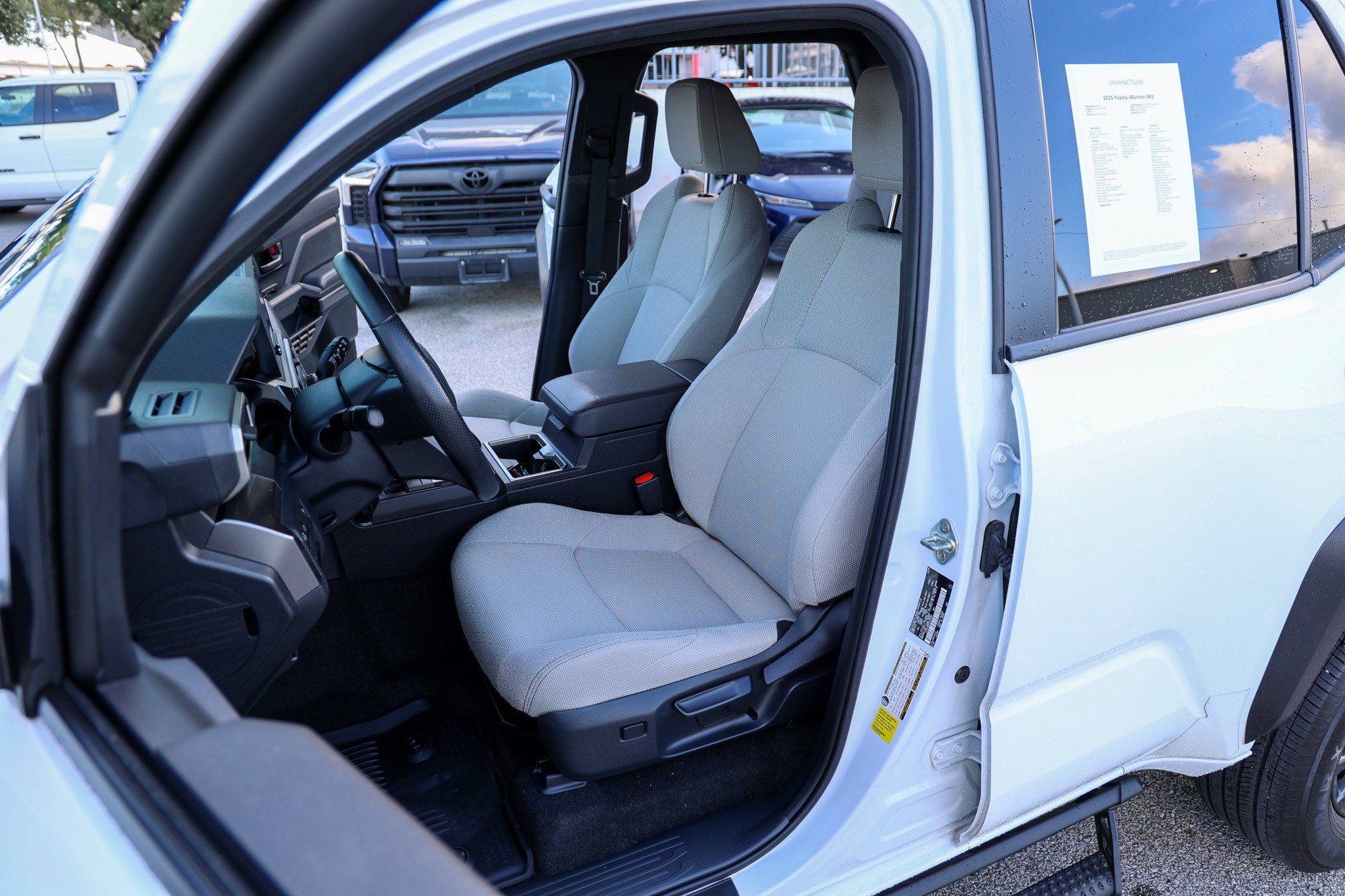 Certified 2025 Toyota 4Runner SR5 AWD/4WD image 34