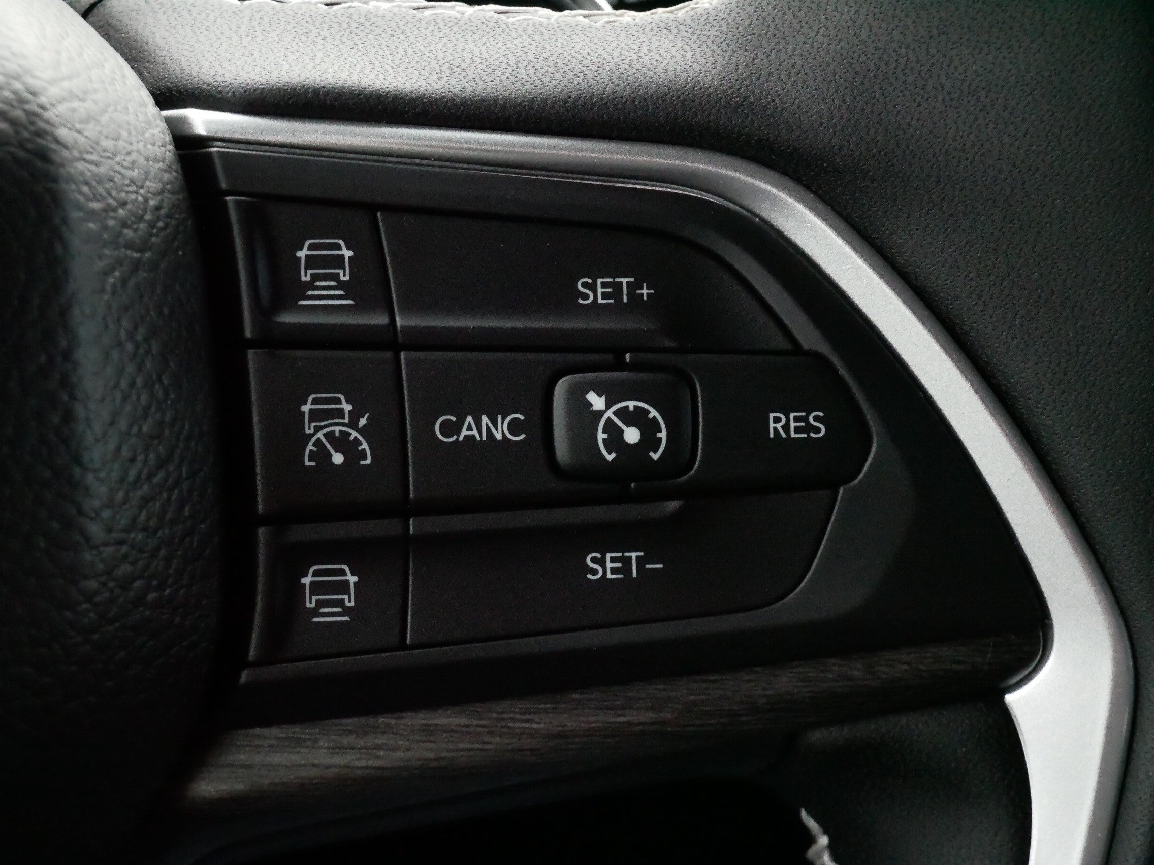 Used 2025 Jeep Grand Cherokee Limited 4xe w/ Luxury Tech Group II AWD/4WD image 25