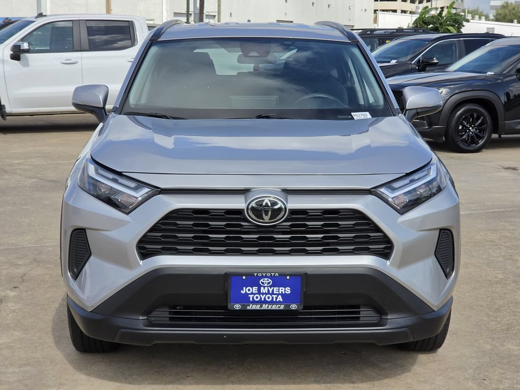 Used 2025 Toyota RAV4 XLE FWD image 3