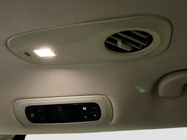 Used 2018 Chrysler Pacifica Touring-L w/ Tire & Wheel Group FWD image 26