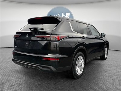New 2026 Mitsubishi Outlander ES AWD/4WD image 3