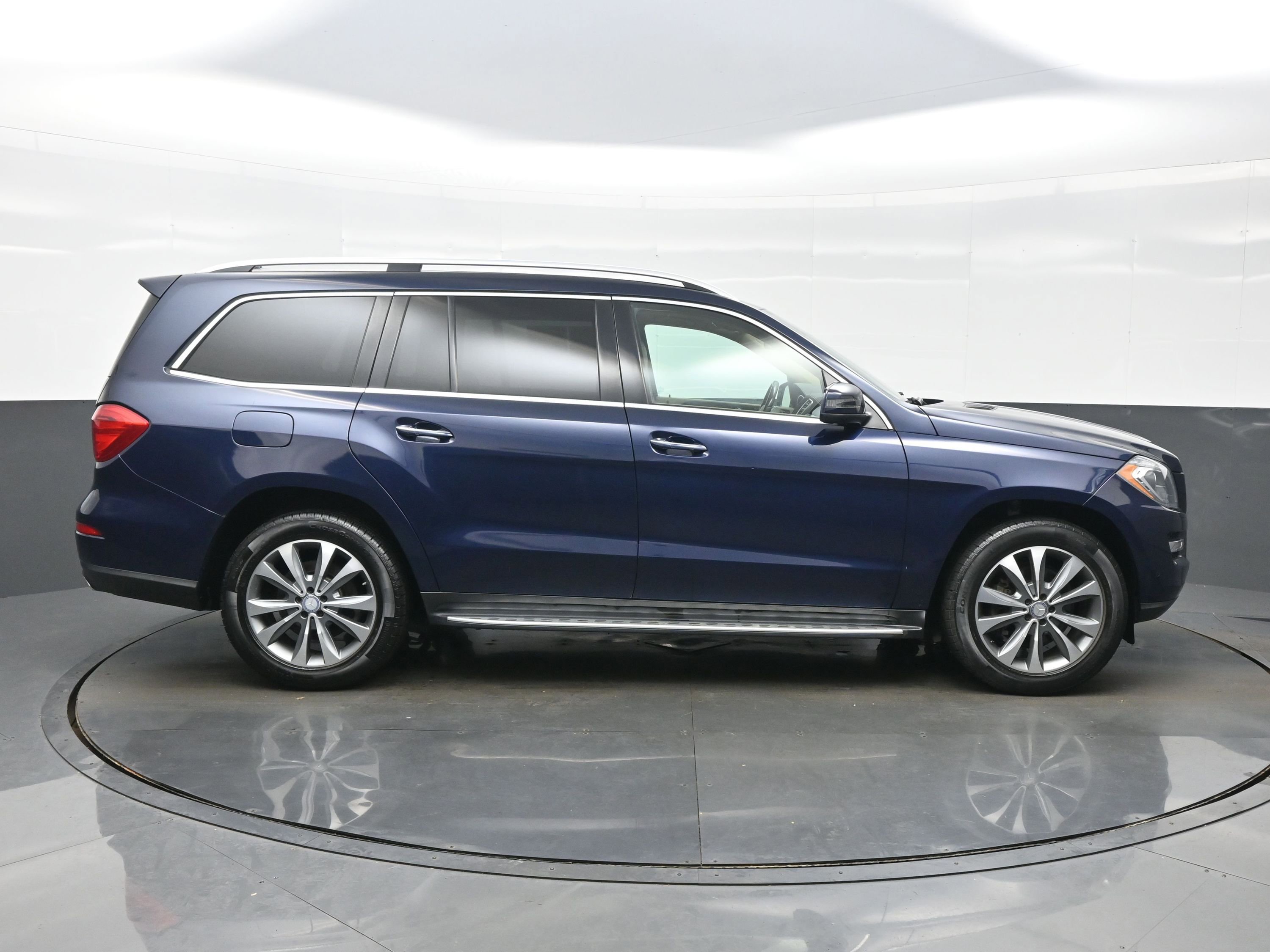 Used 2016 Mercedes-Benz GL 450 4MATIC image 7