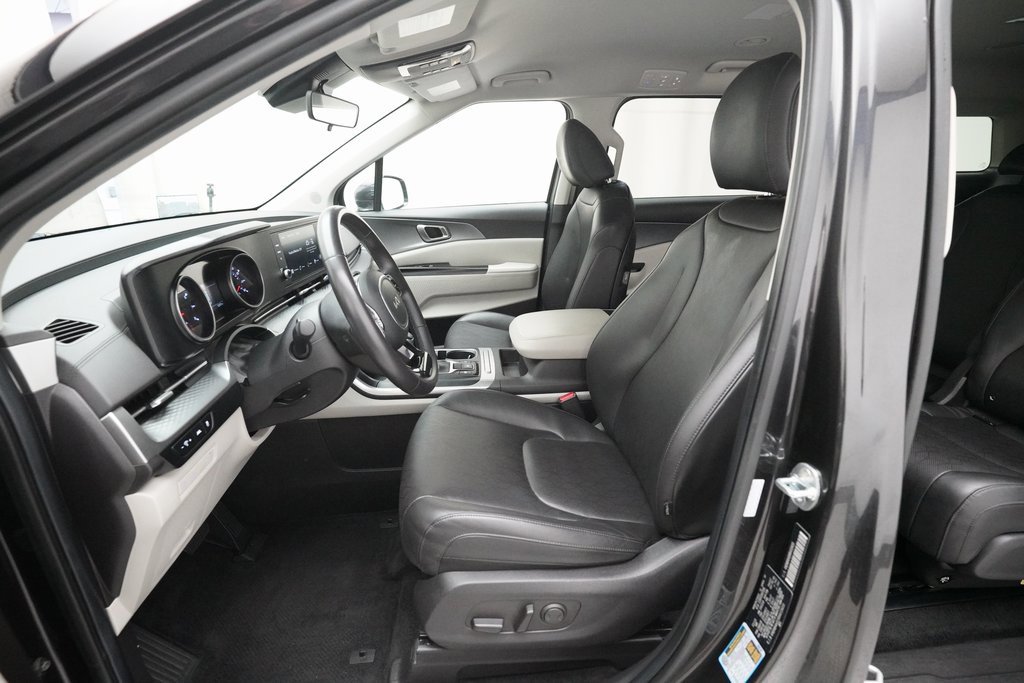 Certified 2024 Kia Carnival LX image 7