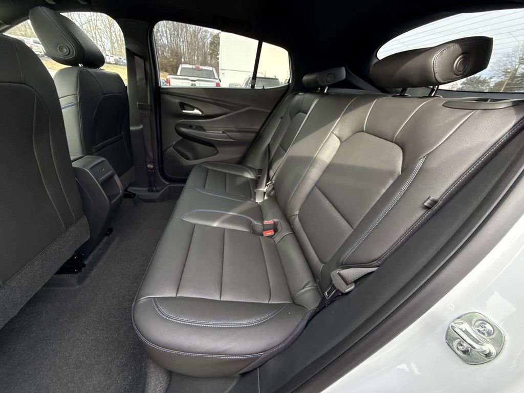 New 2026 Buick Envista Sport Touring w/ Convenience I Package FWD image 24