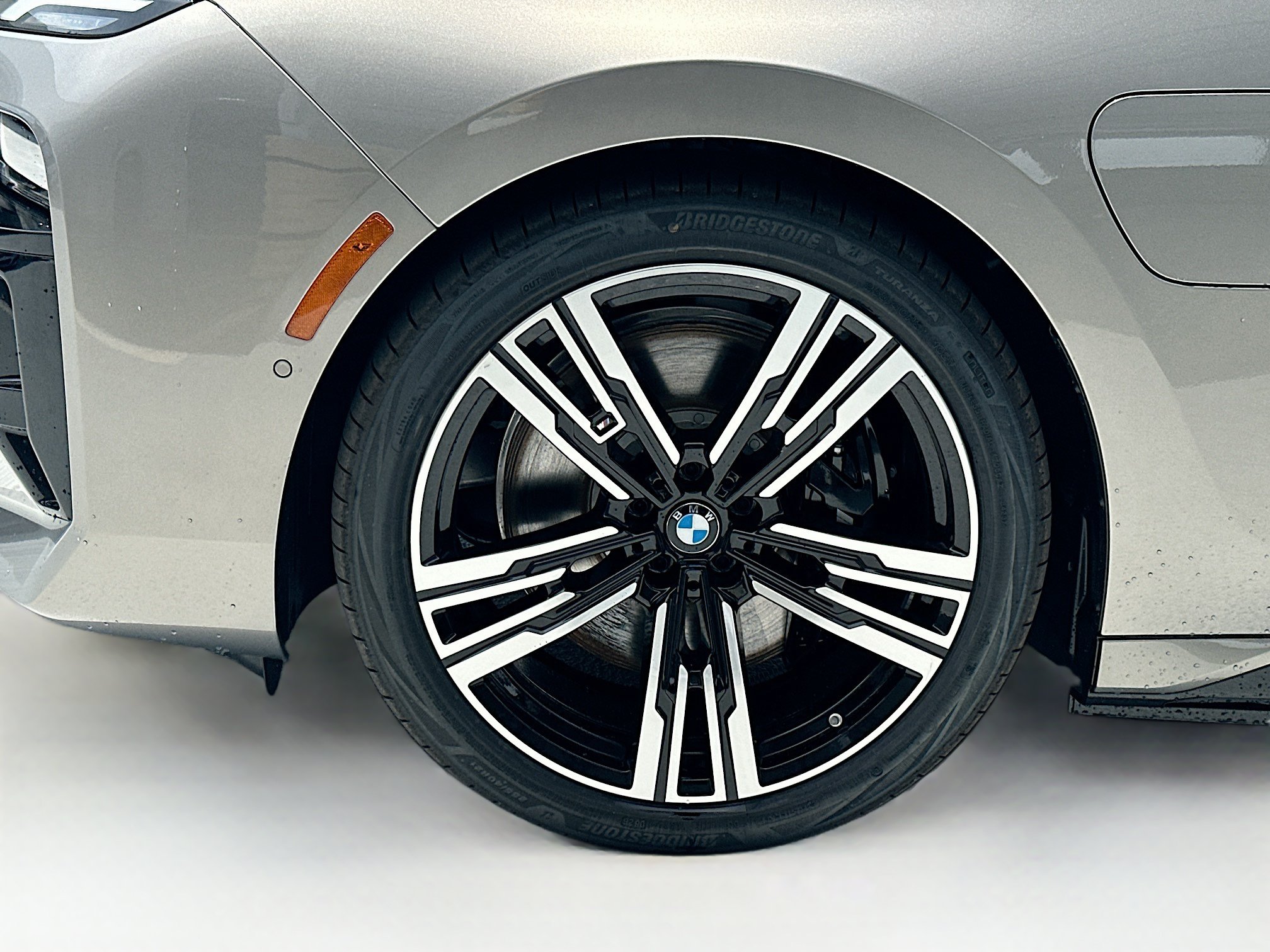 New 2026 BMW 750e xDrive AWD/4WD image 26