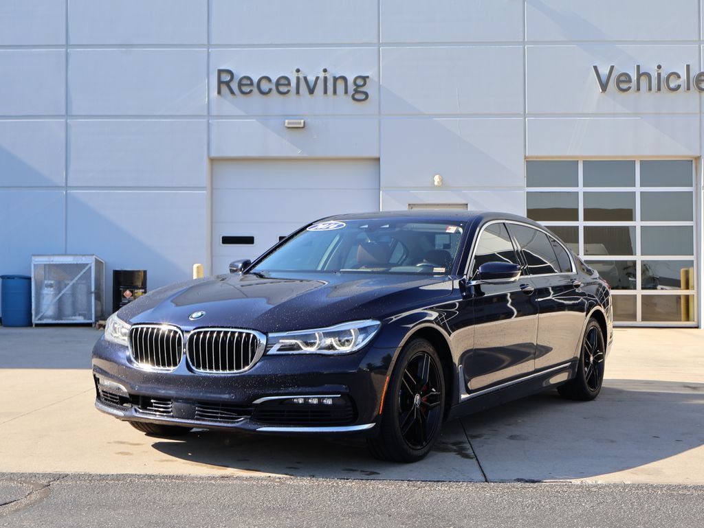 Used 2016 BMW 750i xDrive AWD/4WD image 3