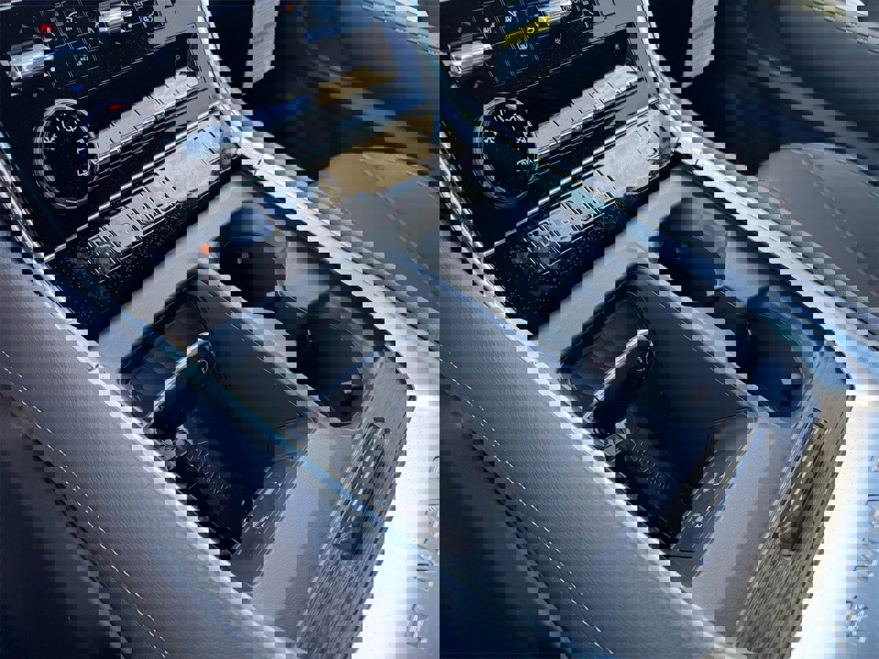 New 2025 Nissan Armada SL w/ Captain's Chari Seat Package image 12