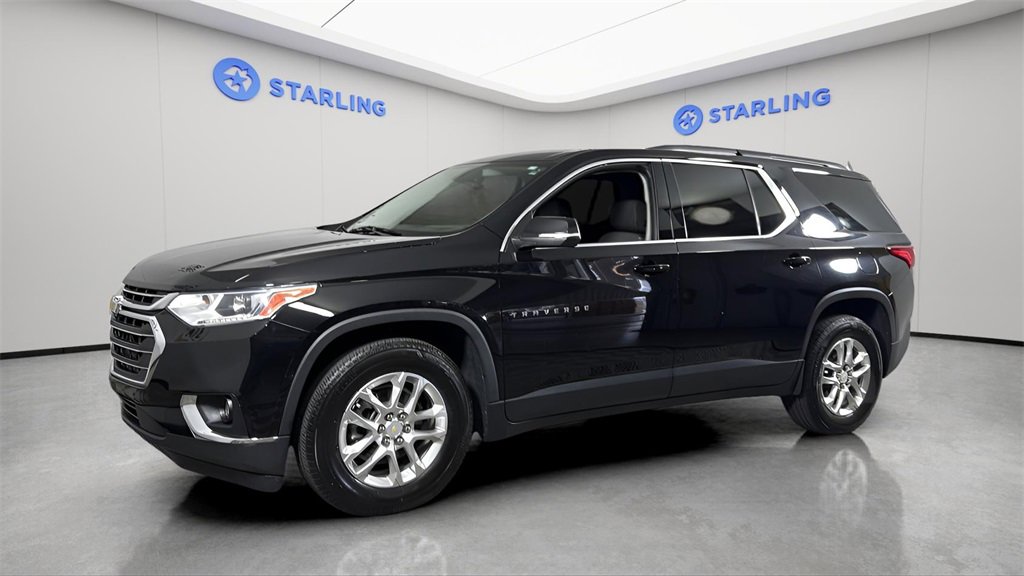 Used 2021 Chevrolet Traverse LT image 2