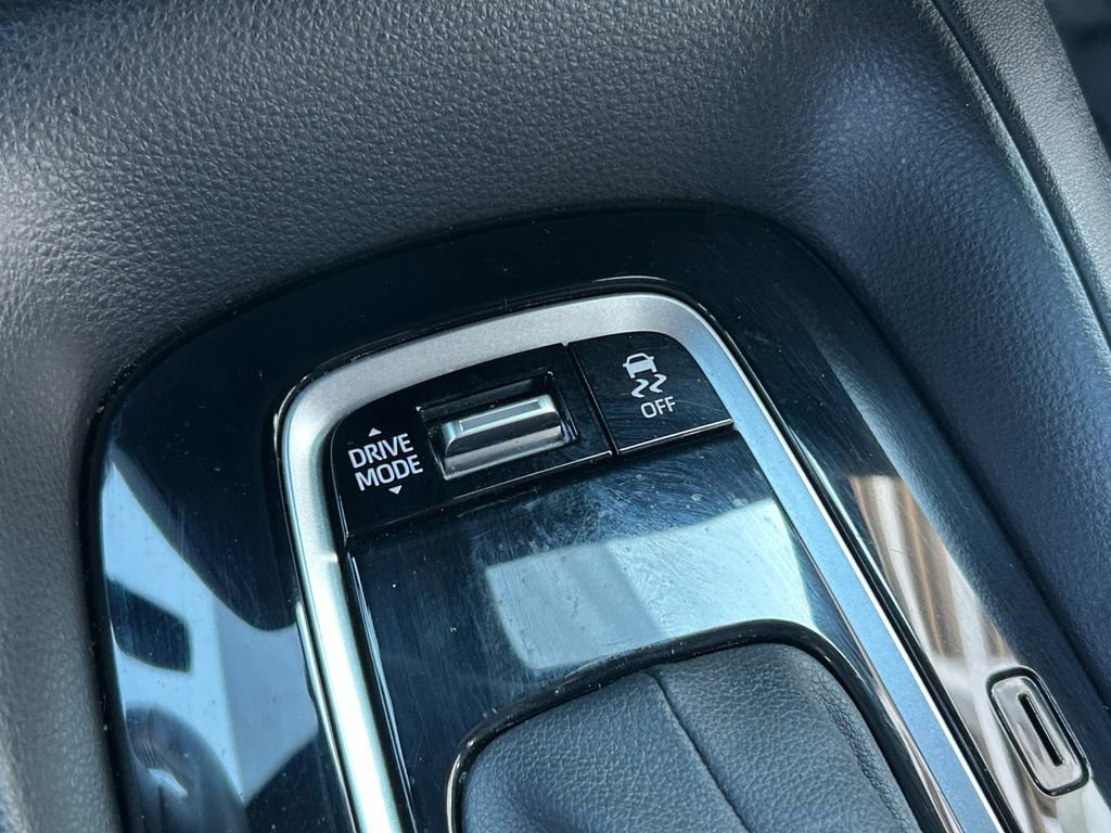 Used 2023 Toyota Corolla SE w/ SE Premium Package image 18