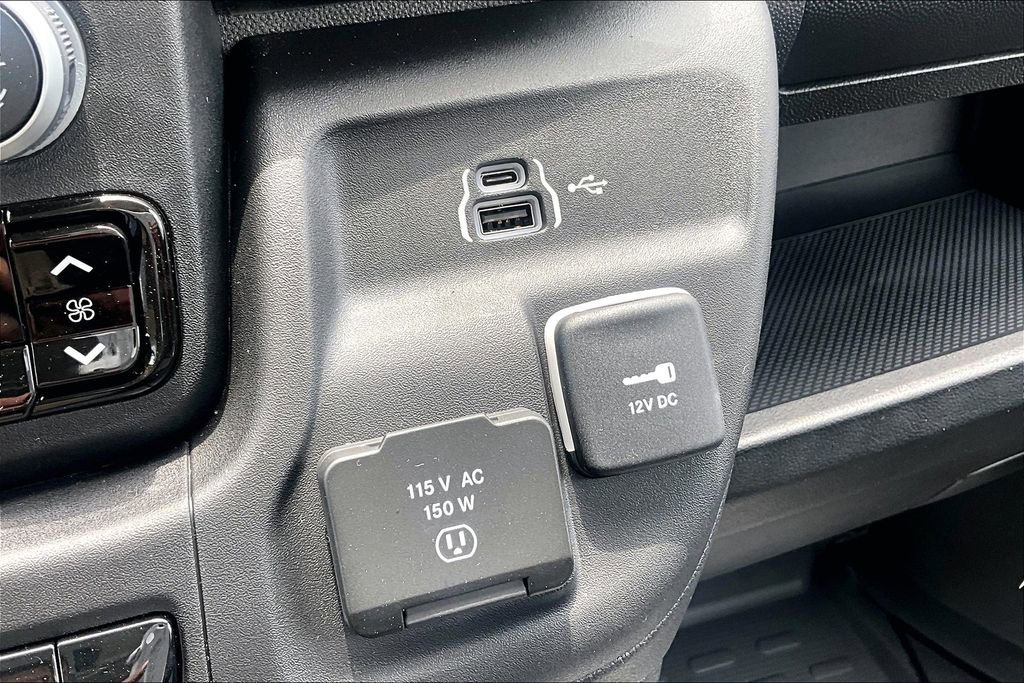 New 2024 RAM ProMaster 2500 w/ Convenience Group image 19