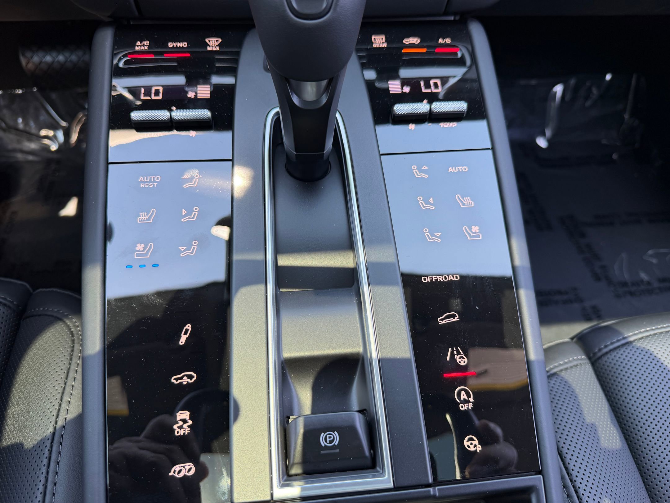 New 2026 Porsche Macan GTS AWD/4WD image 27