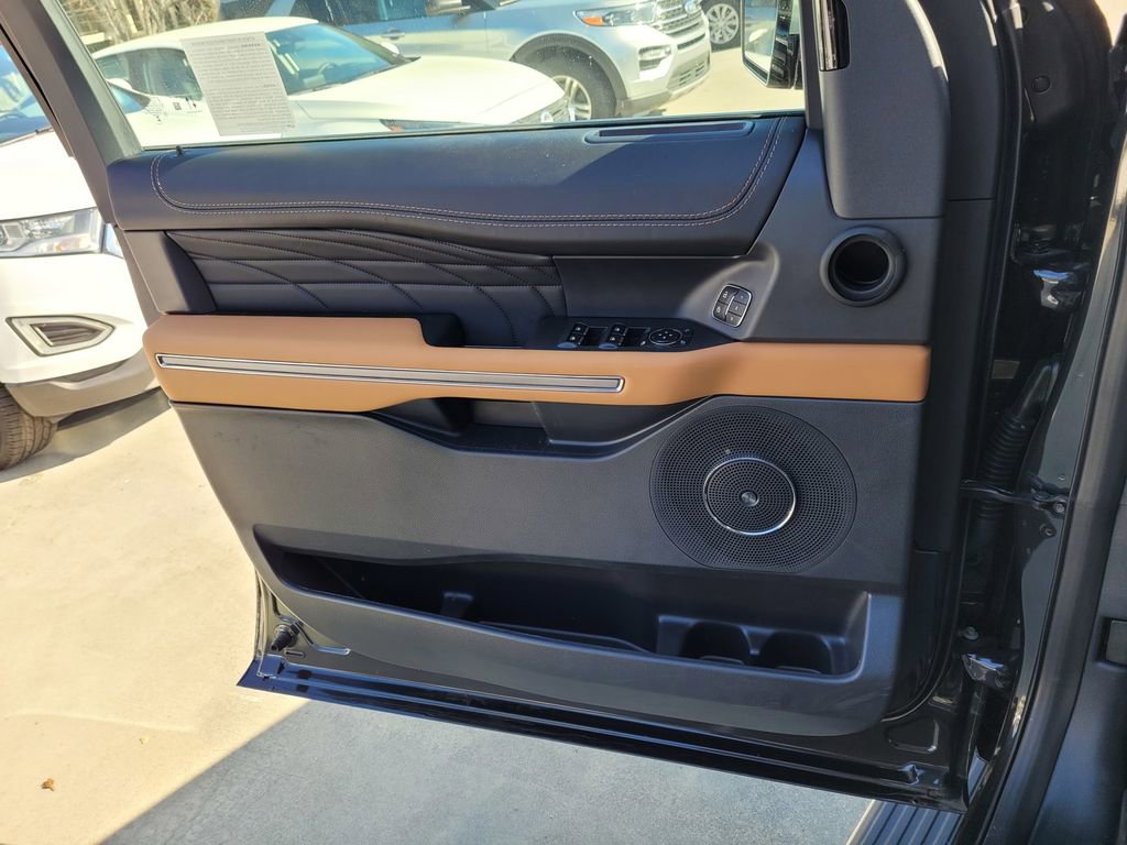 New 2024 Ford Expedition Platinum image 45