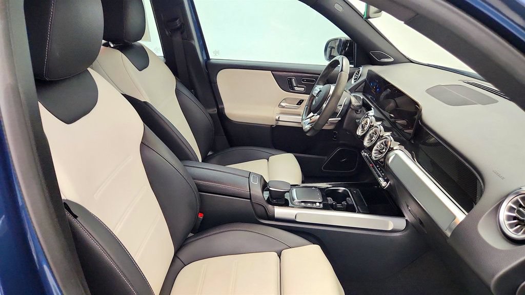 Used 2023 Mercedes-Benz GLB 35 AMG 4MATIC image 22