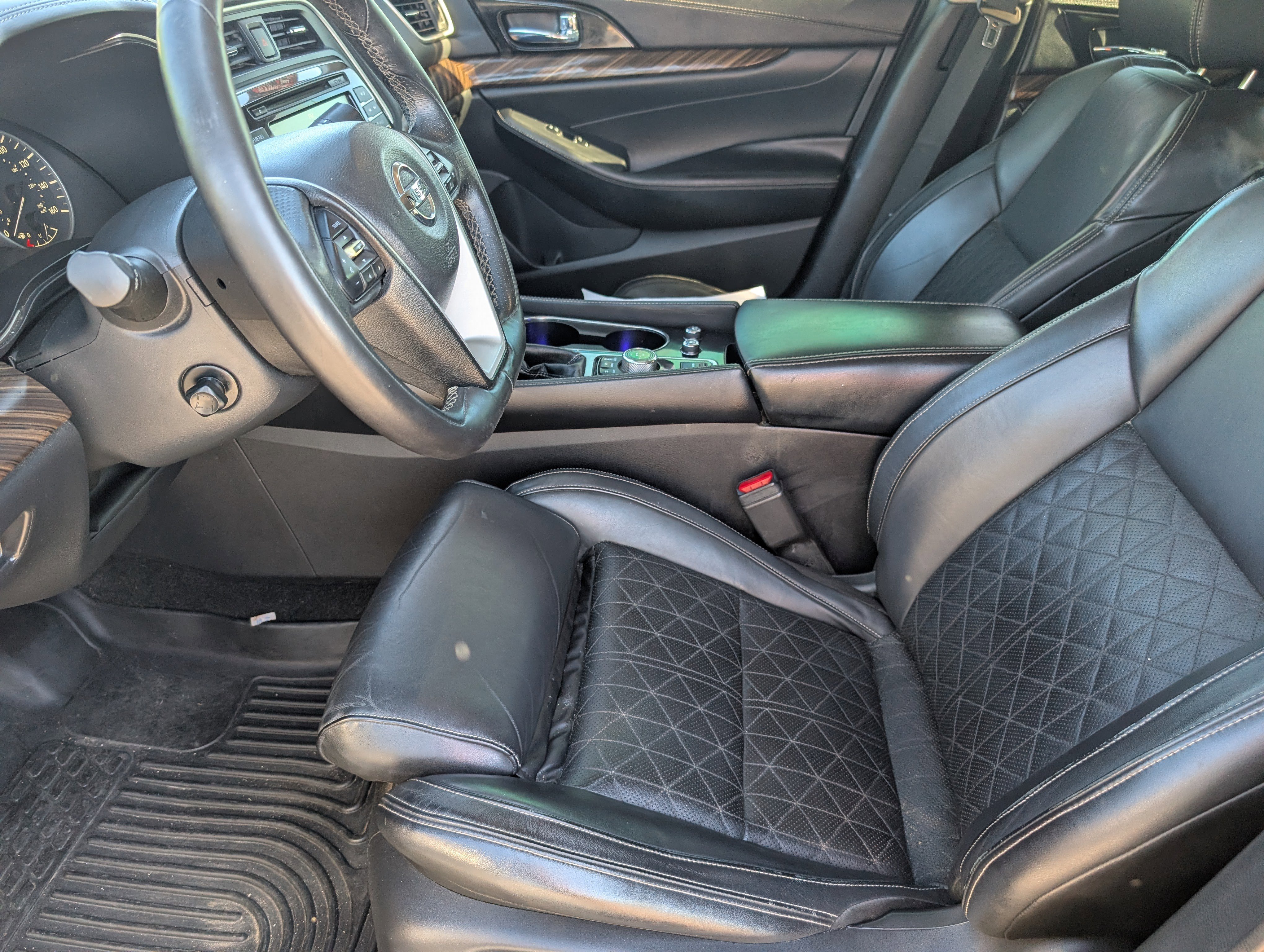 Used 2016 Nissan Maxima Platinum w/ Interior Lighting Package FWD image 6