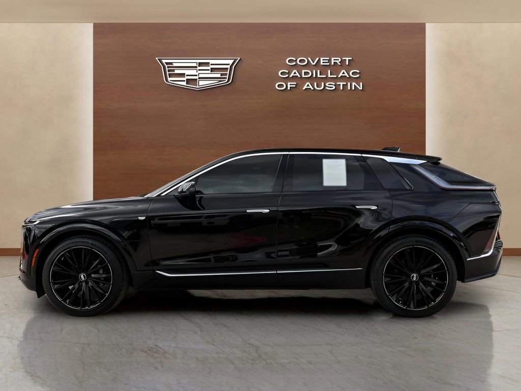 Used 2025 Cadillac Lyriq Luxury RWD image 2
