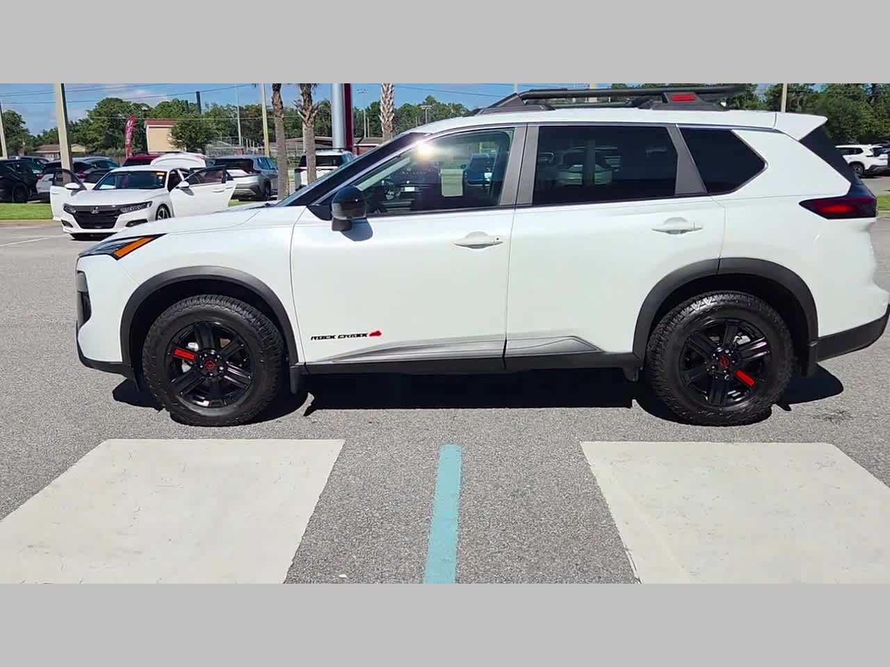 Used 2025 Nissan Rogue SV AWD/4WD image 25