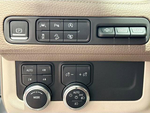 Used 2023 GMC Yukon XL Denali image 10