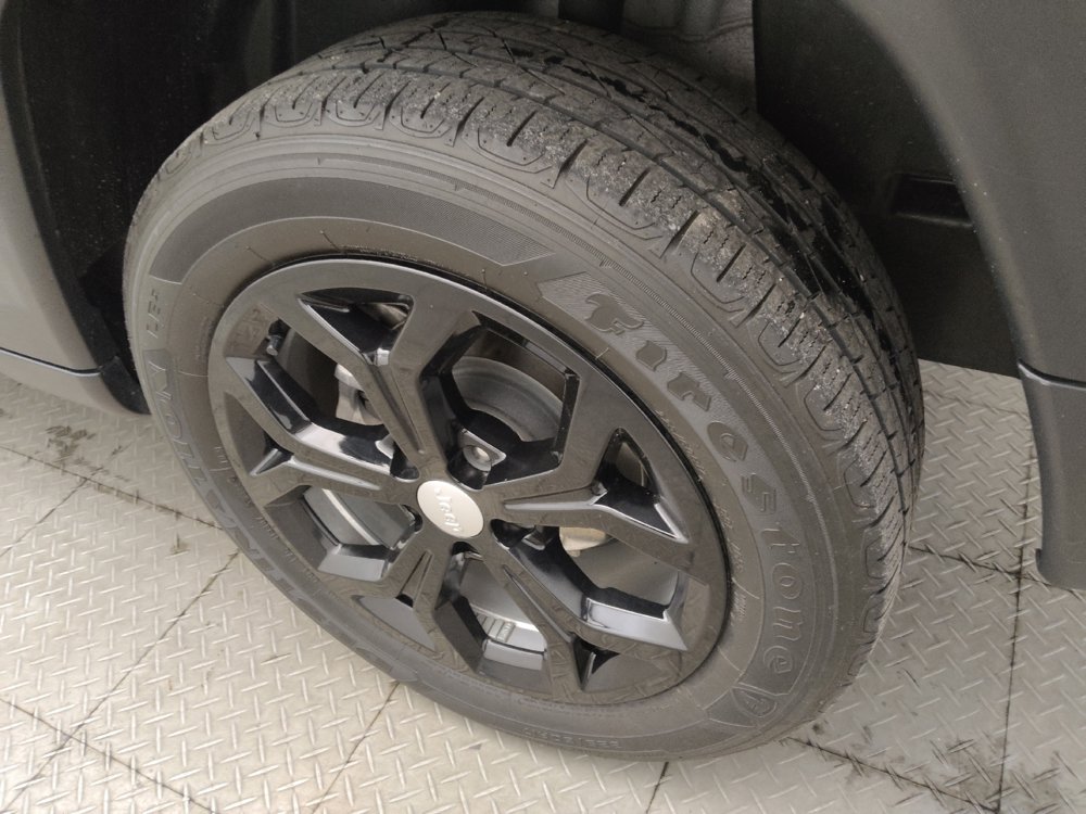Used 2024 Jeep Compass Latitude AWD/4WD image 31