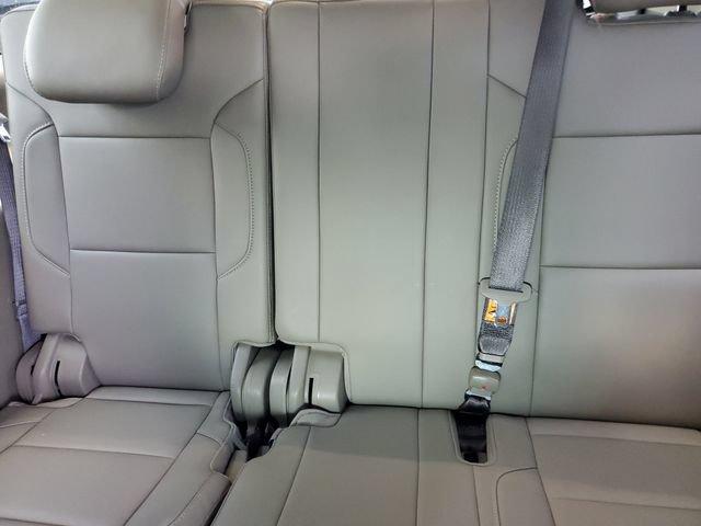 Used 2020 Chevrolet Suburban LT RWD image 25